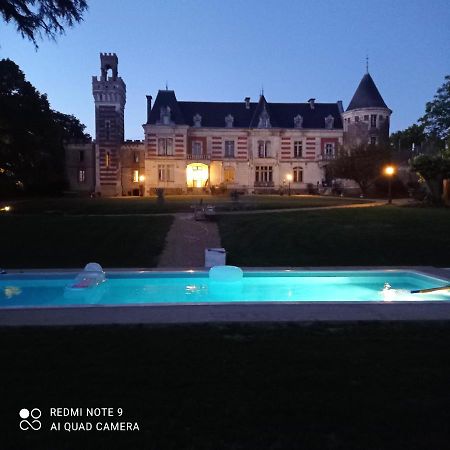 La Tour Carree D'Un Chateau Auzouer-en-Touraine Kültér fotó